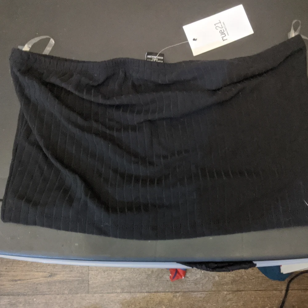 SALE Rue21 Solid Black Ribbed Knit Cropped Tube Bandeau Top Large - Picture 1 of 4